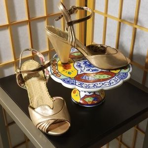 Vintage Peep toe Gems